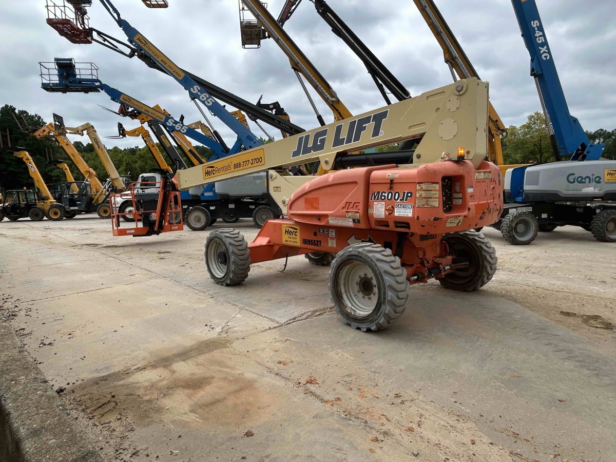 2016 JLG M600JP-4