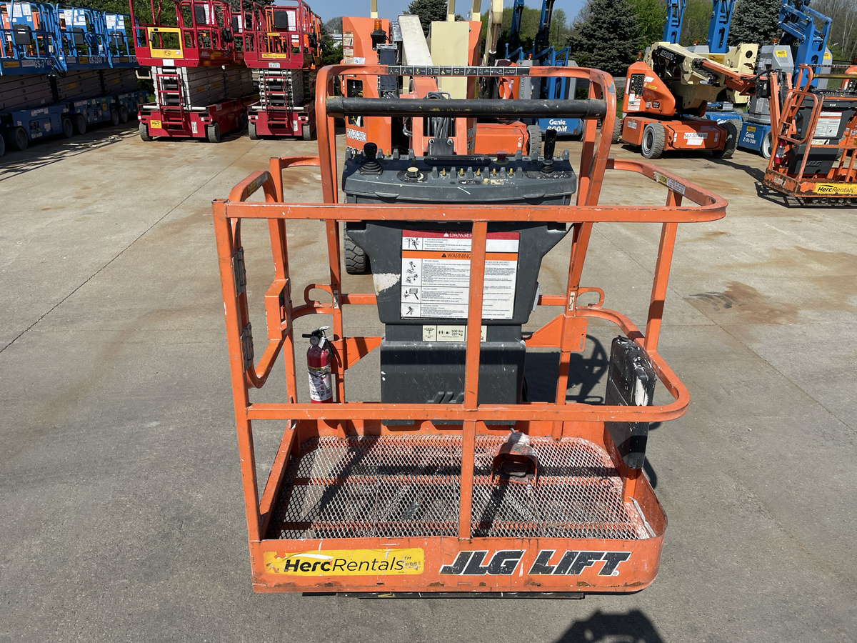 2018 JLG E300AJP-5