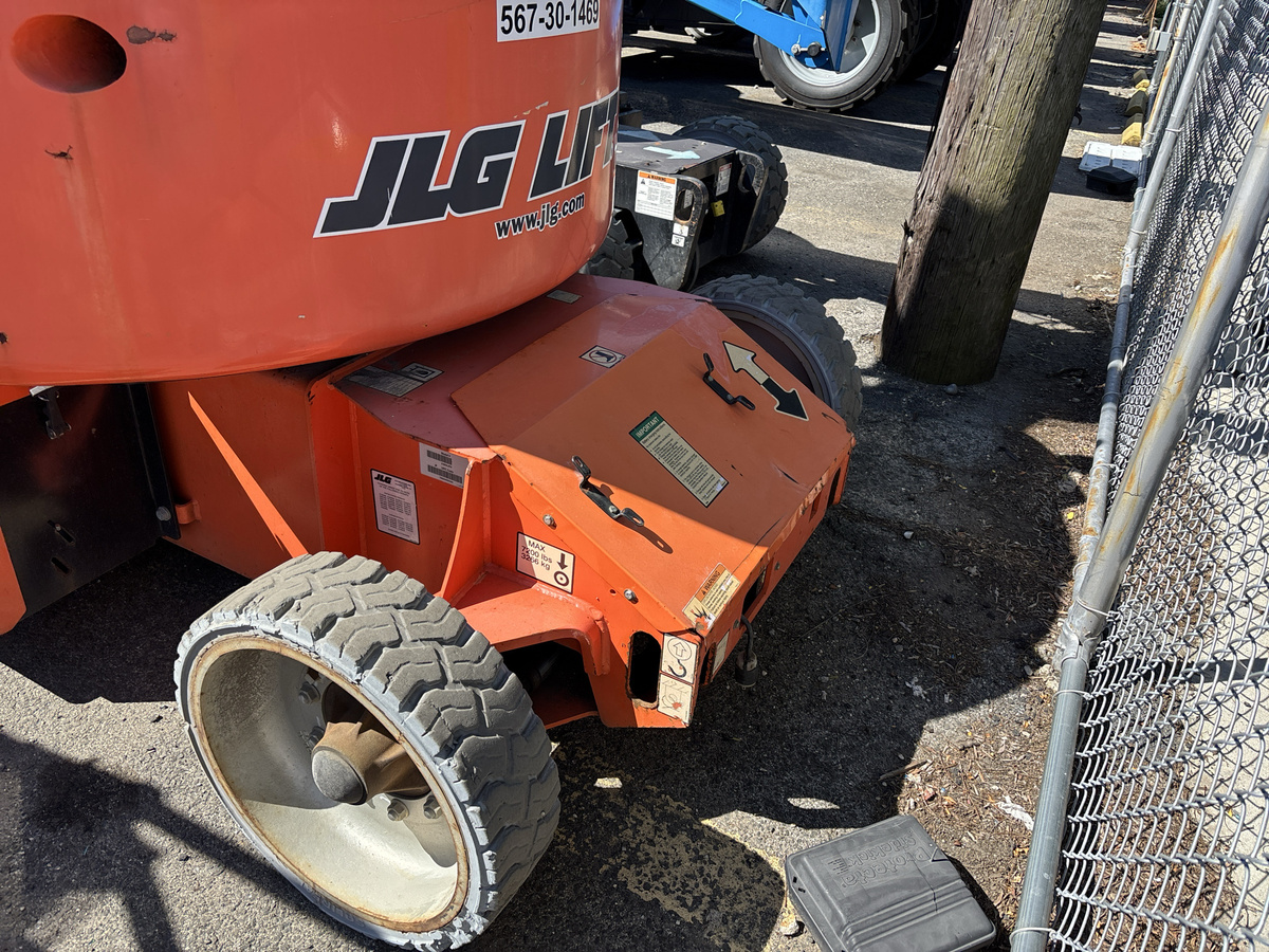 2016 JLG E400AJPN-5