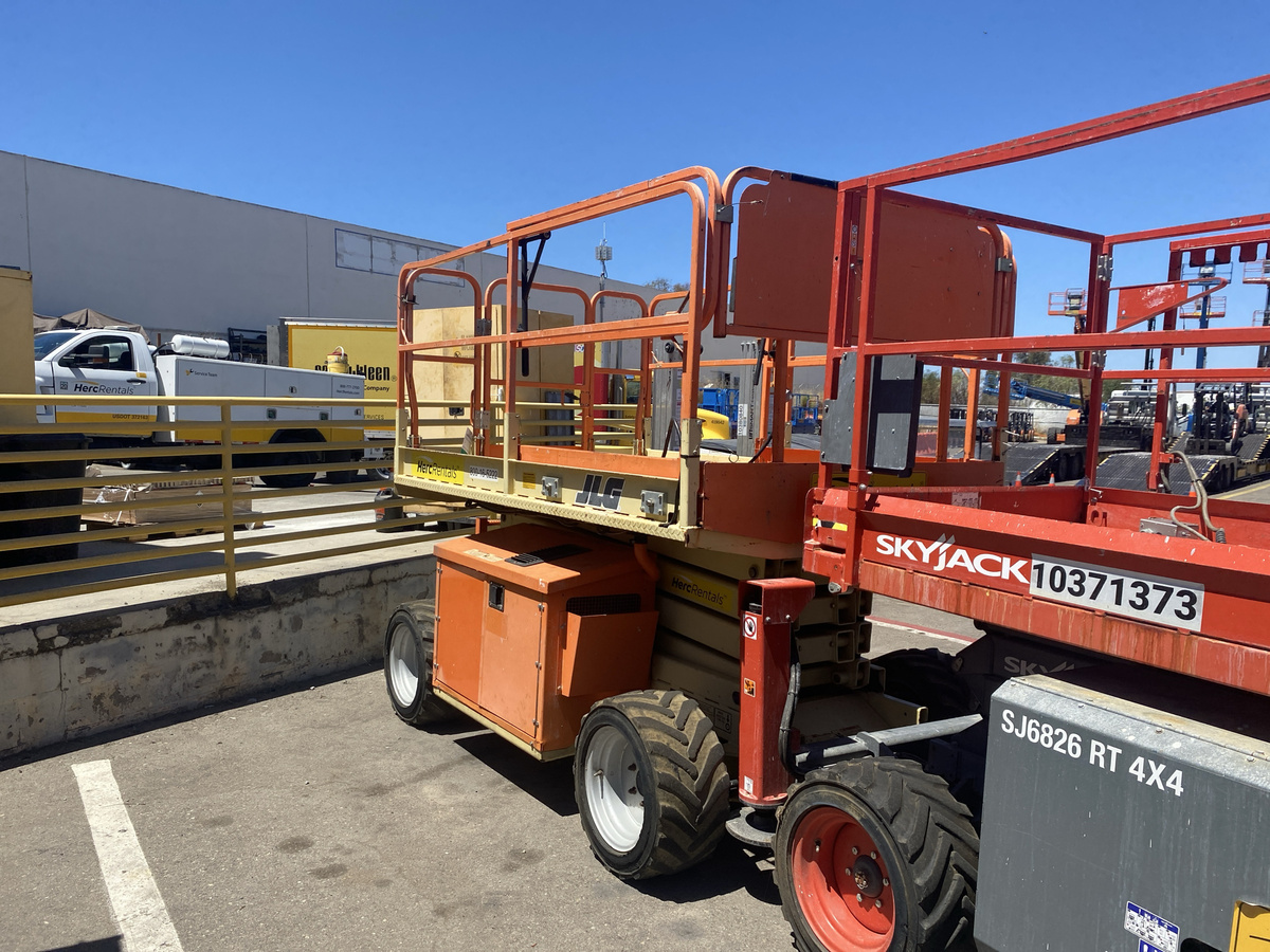 2017 JLG 260MRT-3