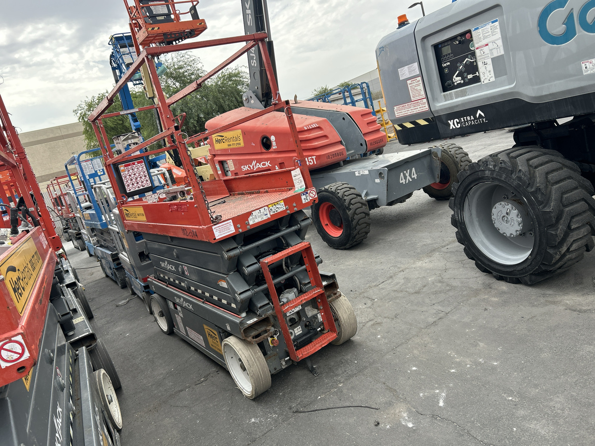 2017 Skyjack SJ3226-2
