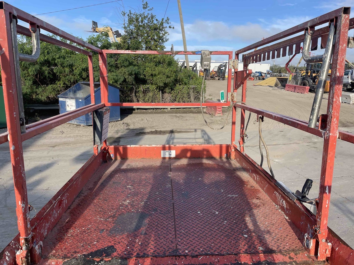 2018 Skyjack SJ-6832RT-5