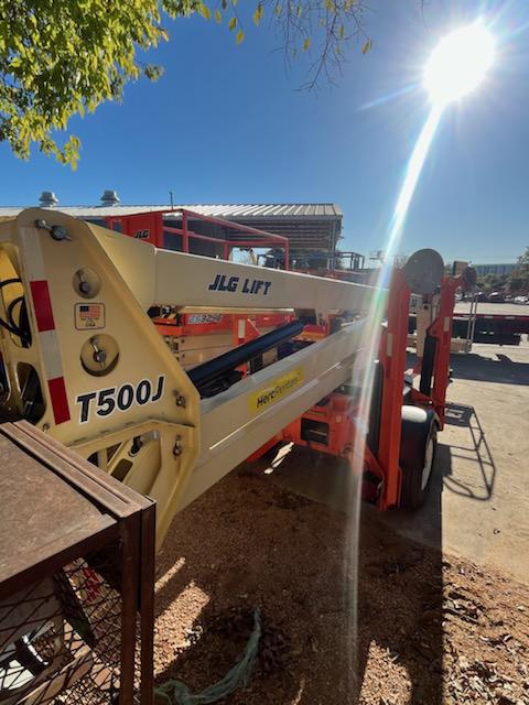 2017 JLG T500J