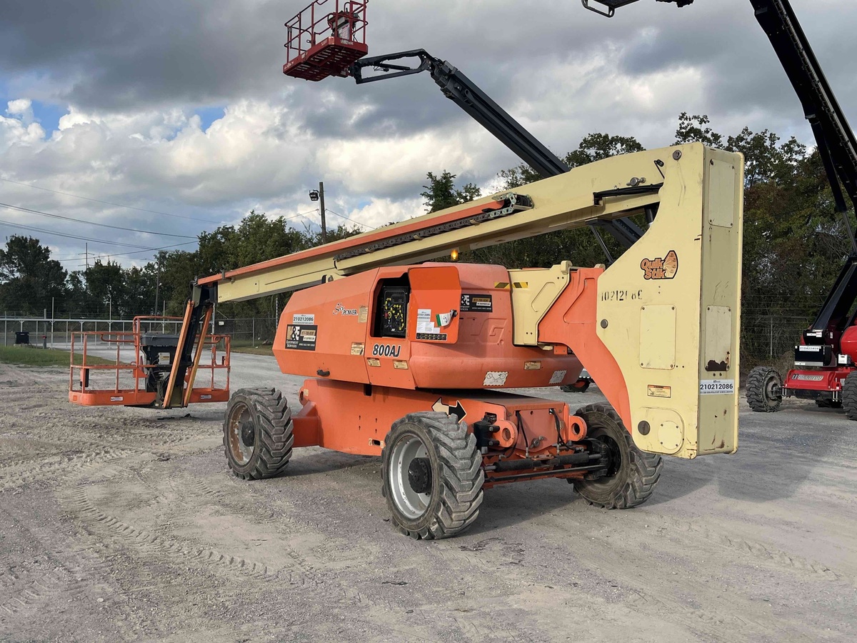 2017 JLG 800AJ-8