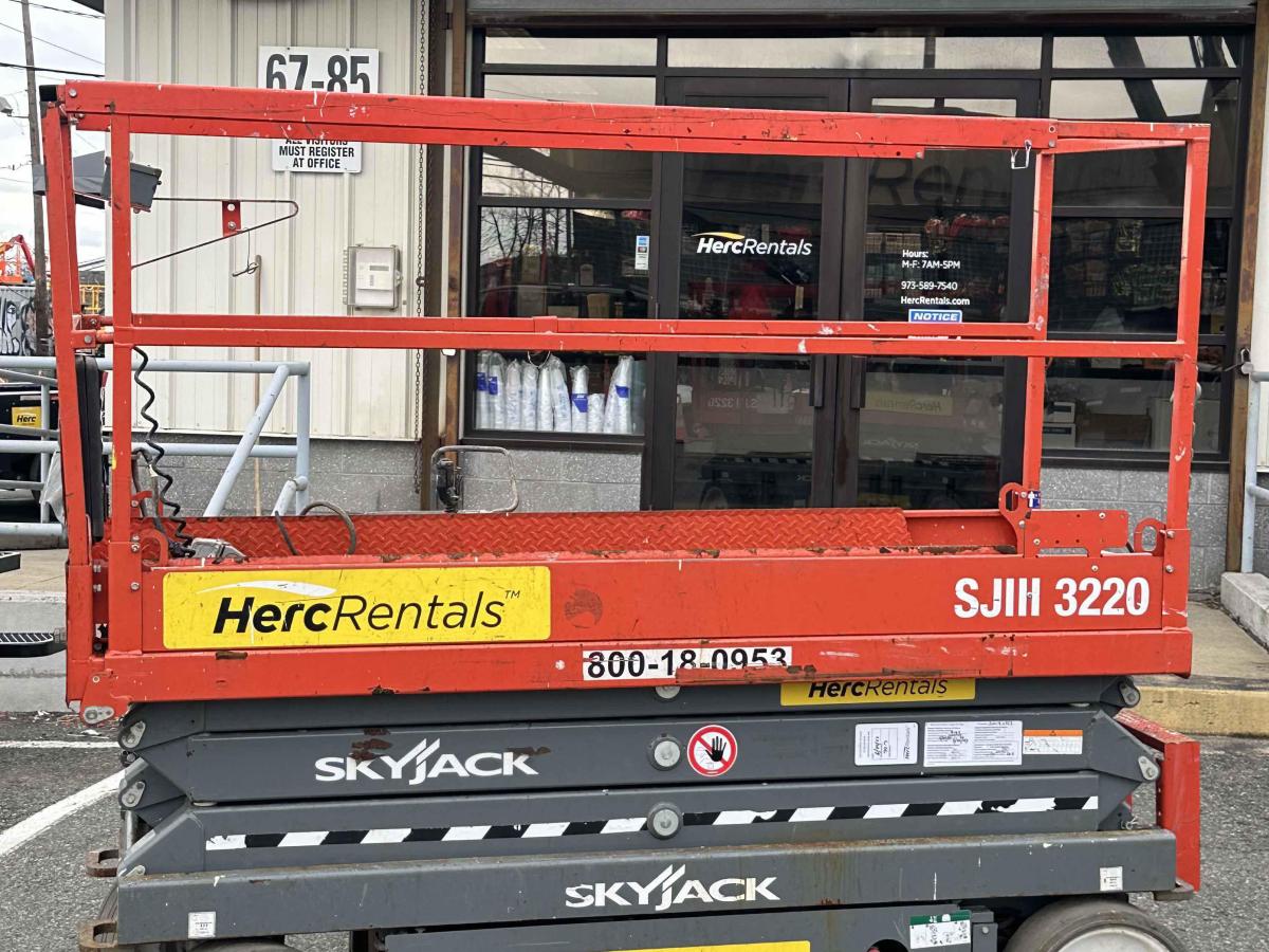 2017 Skyjack SJ-3220