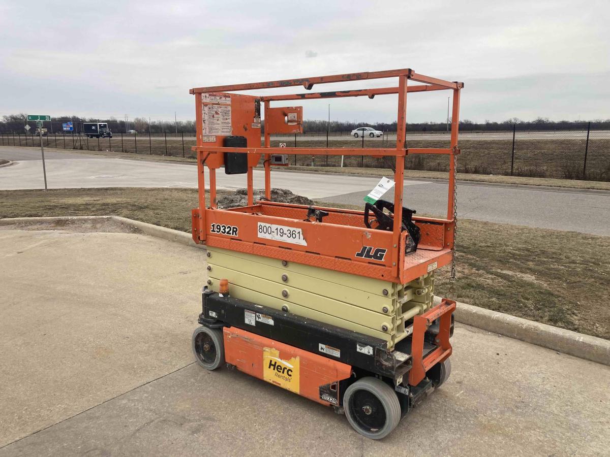 2018 JLG 1932R