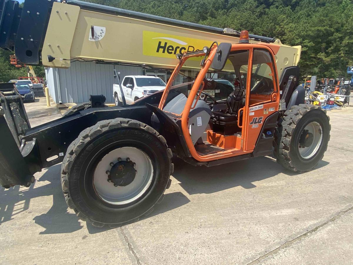 2018 JLG 1255