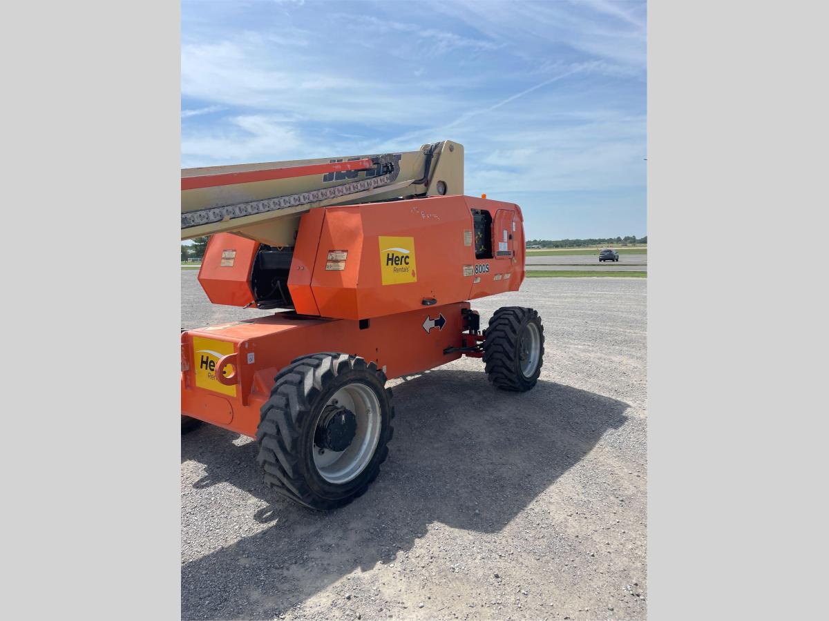 2019 JLG 800S