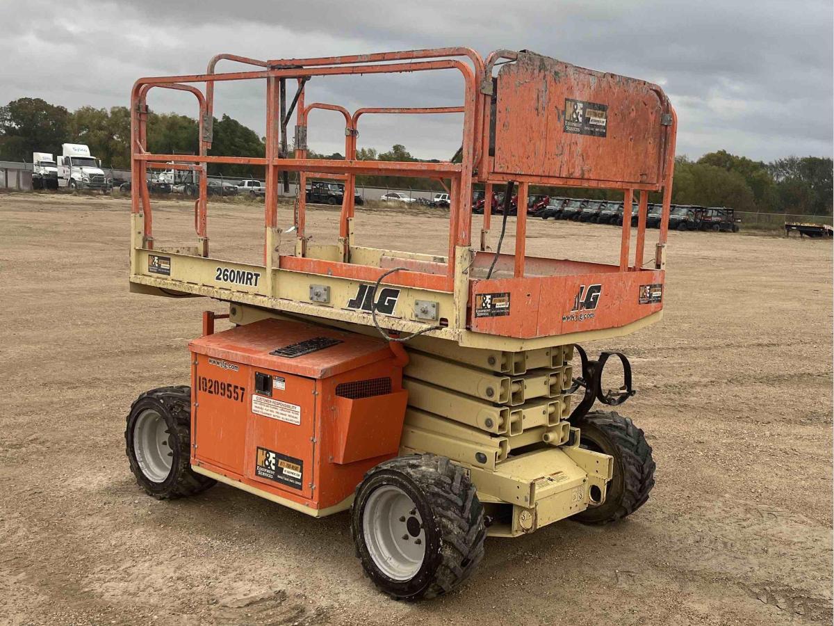 2017 JLG 260MRT-4