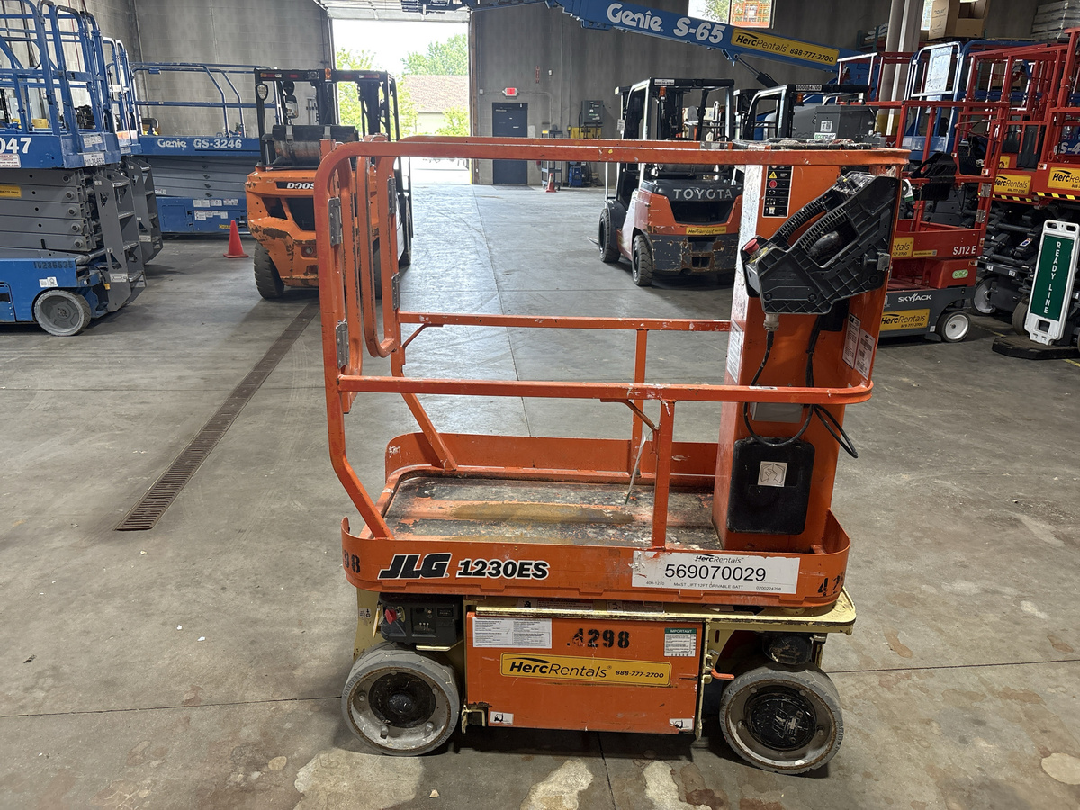 2014 JLG 1230ES-3