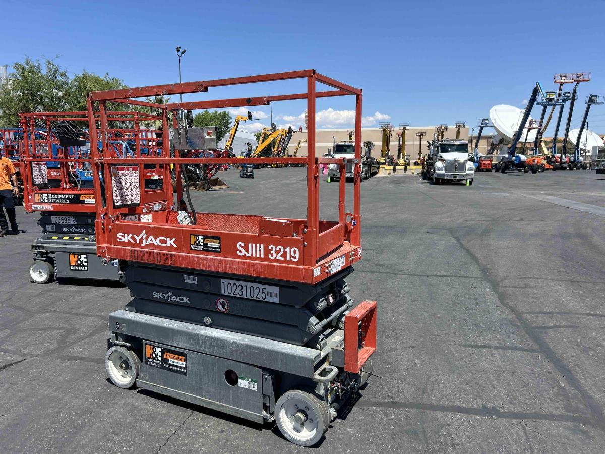 2017 Skyjack SJ3219