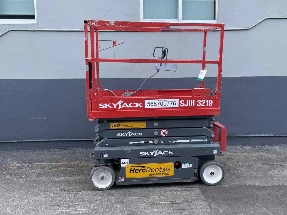 2017 Skyjack SJ3219
