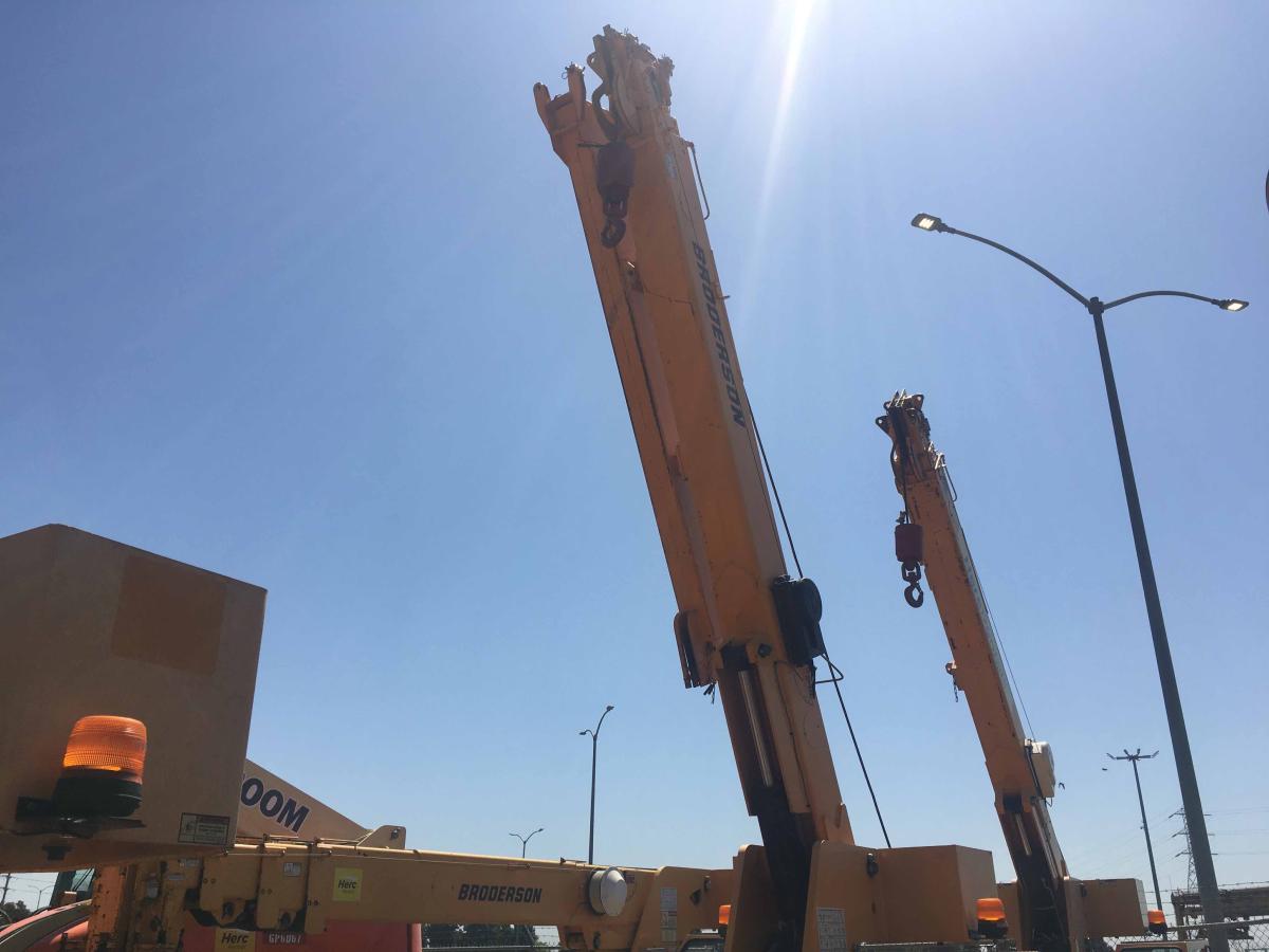 2006 Broderson IC803G