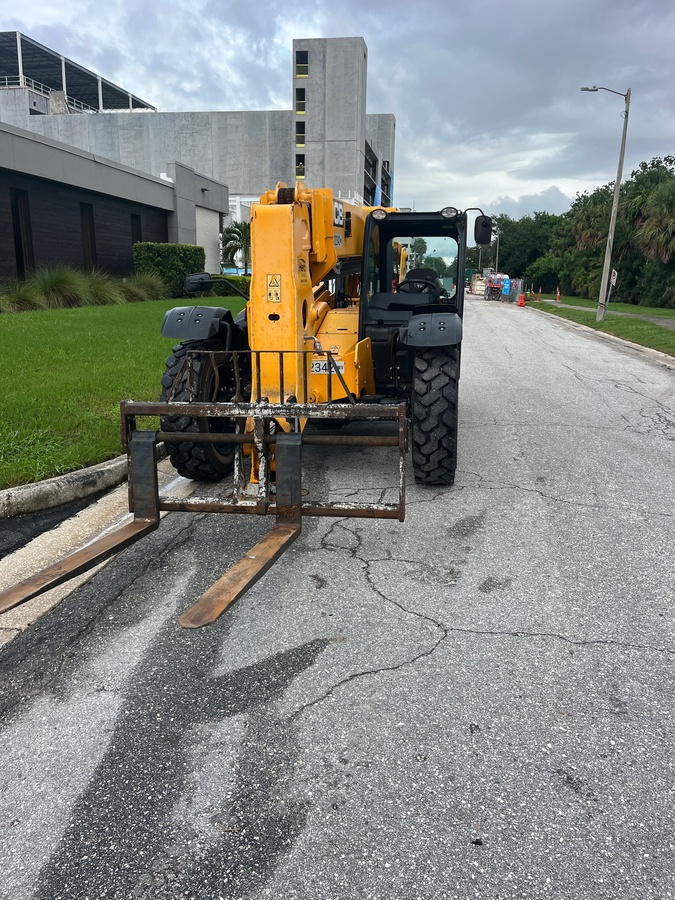 2021 JCB 507-42-2