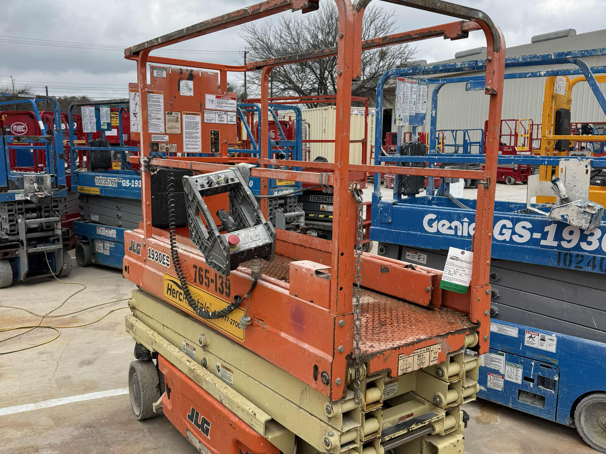 2017 JLG 1930ES-4