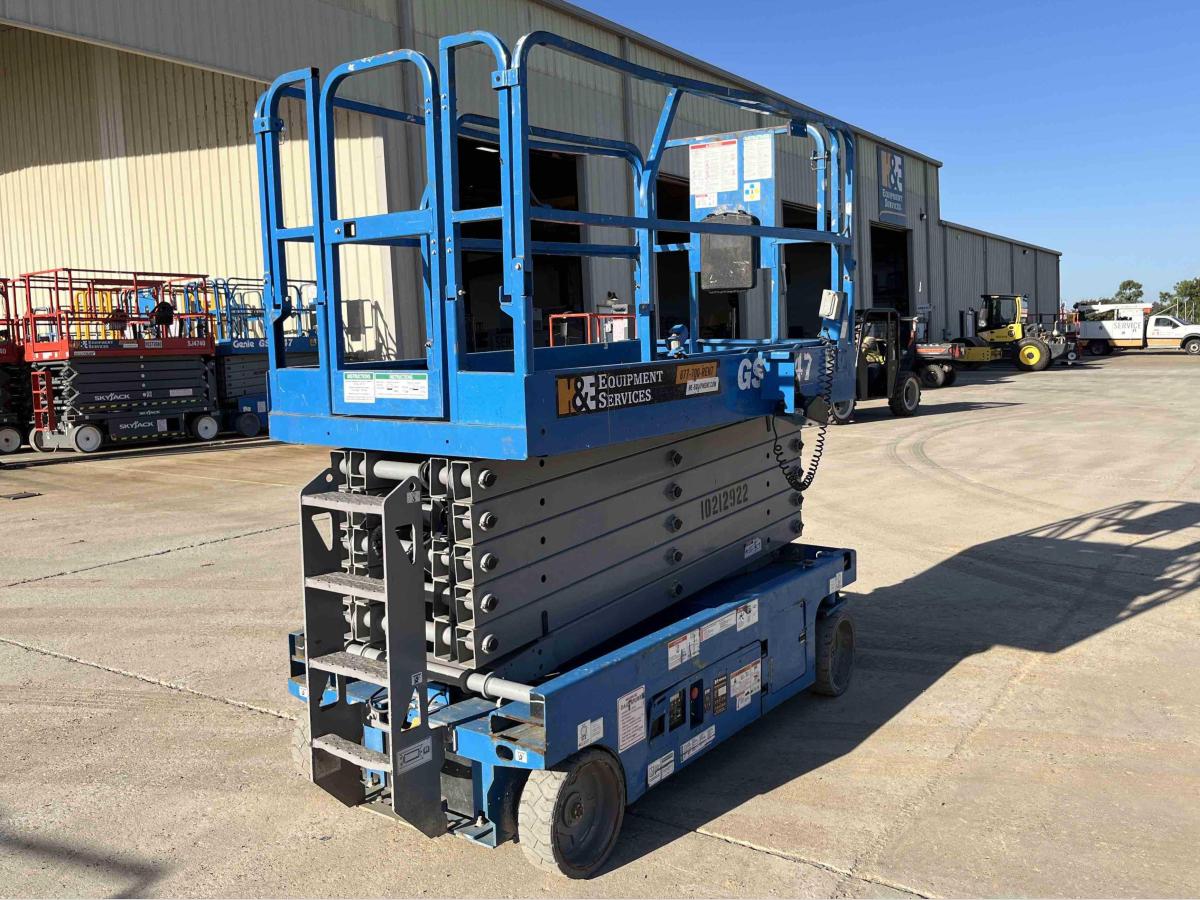 2017 Genie GS-4047
