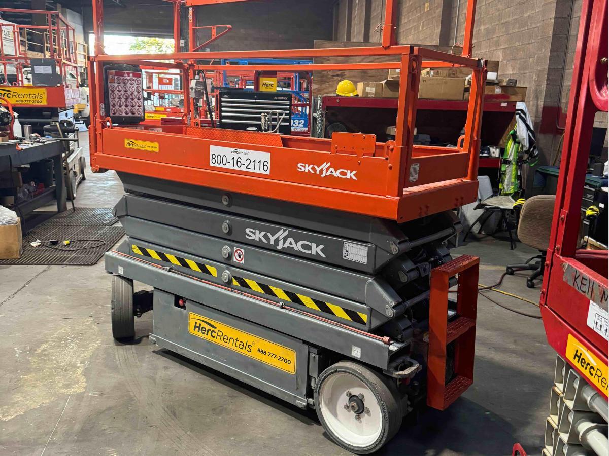 2017 Skyjack SJ3226