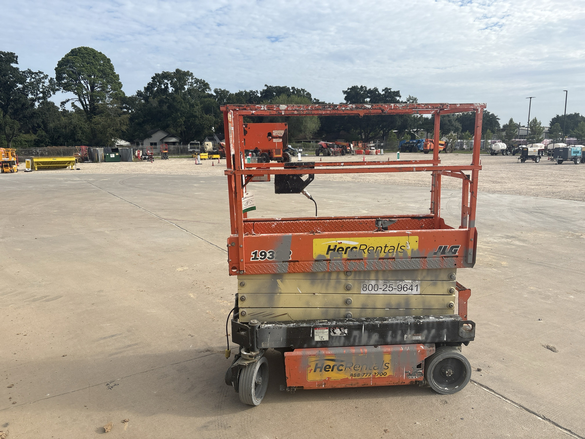 2019 JLG 1932R-4