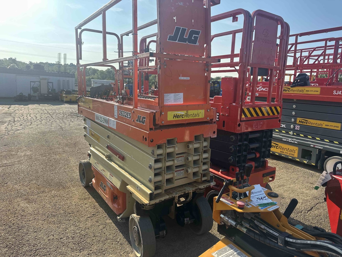 2018 JLG 2632ES-4