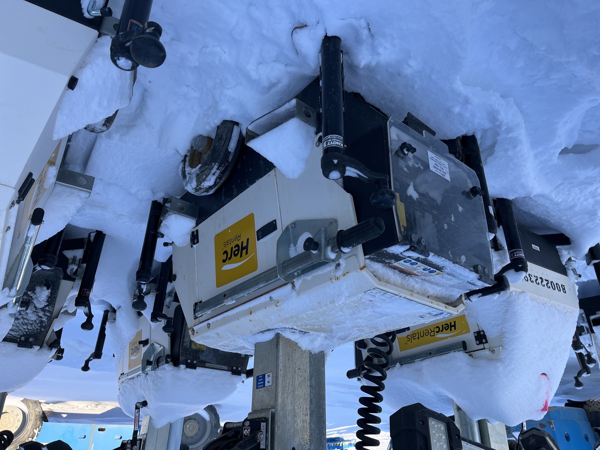 2018 Magnum PLT240-1