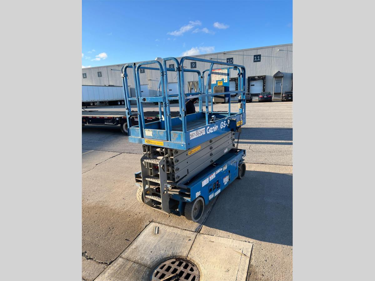 2018 Genie GS-3246