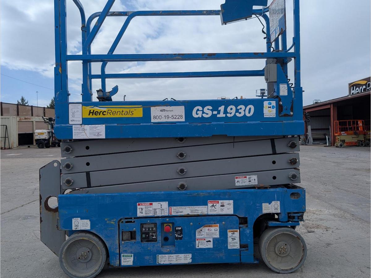 2018 Genie GS-1930