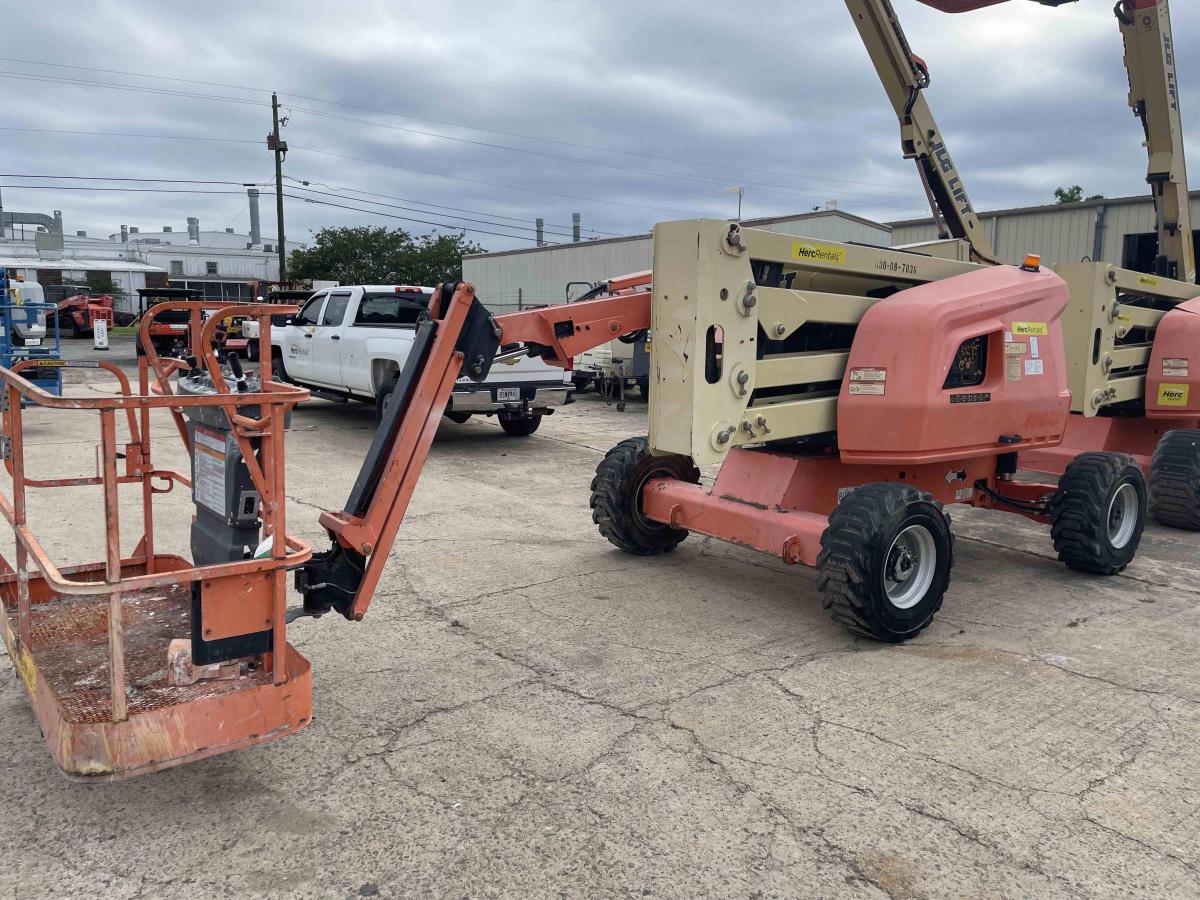 2016 JLG 450AJ