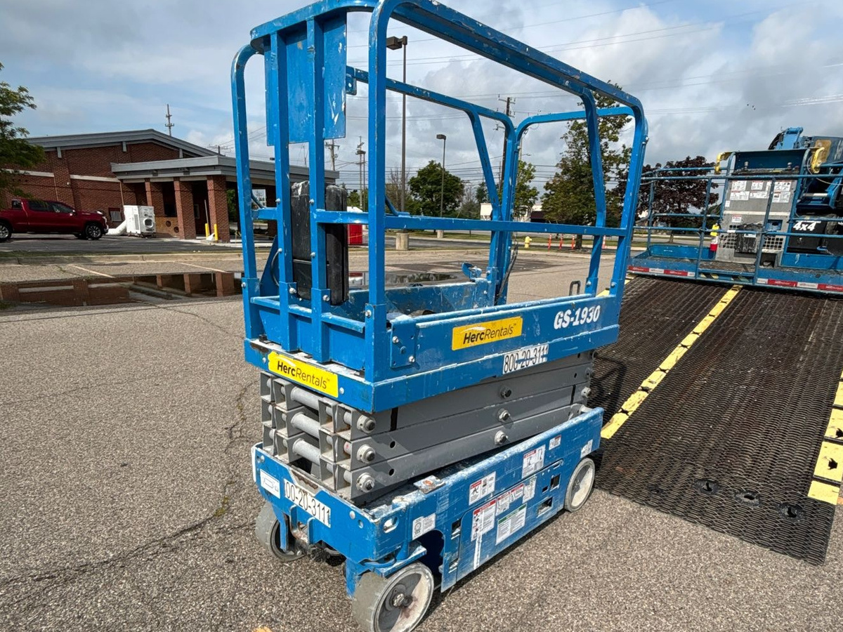 2018 Genie GS-1930