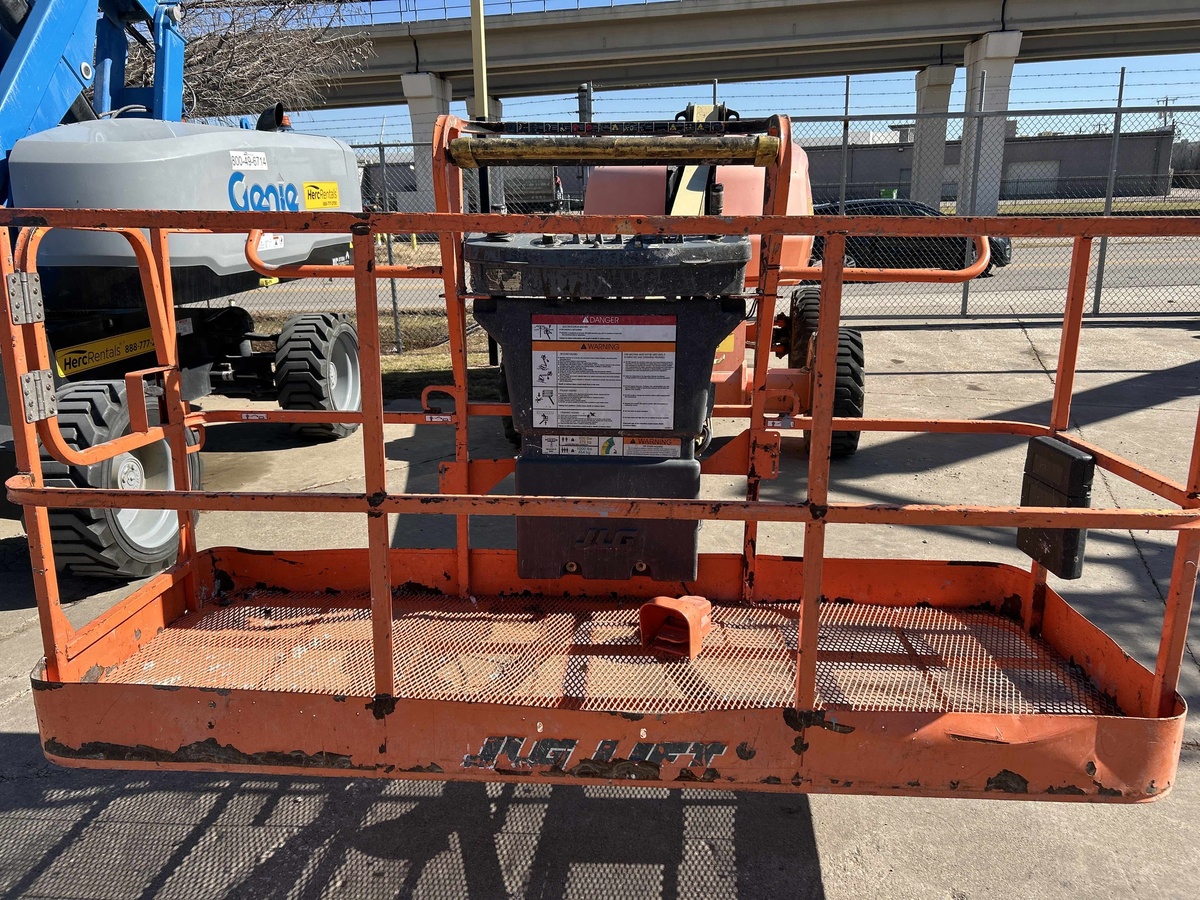 2018 JLG 400S-2