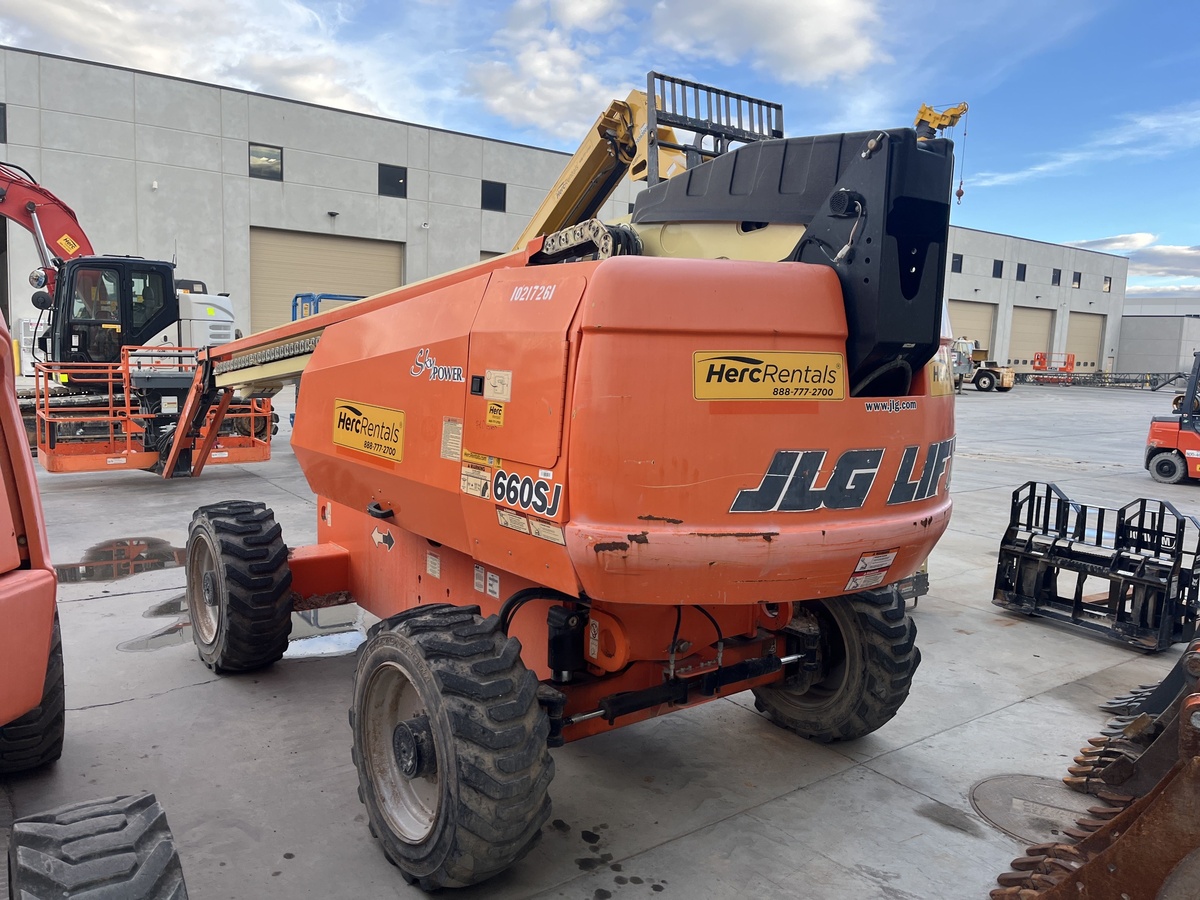 2017 JLG 660SJ-3