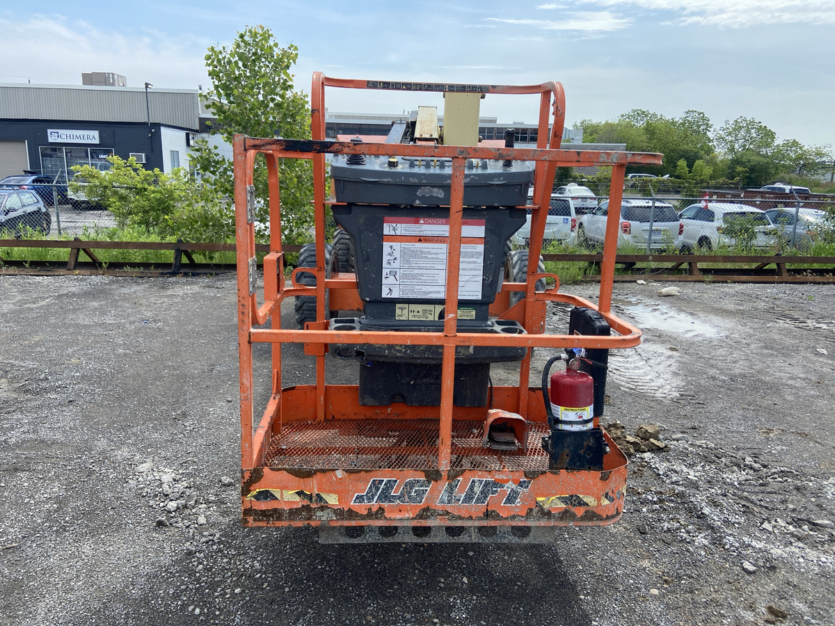 2017 JLG 340AJ-4