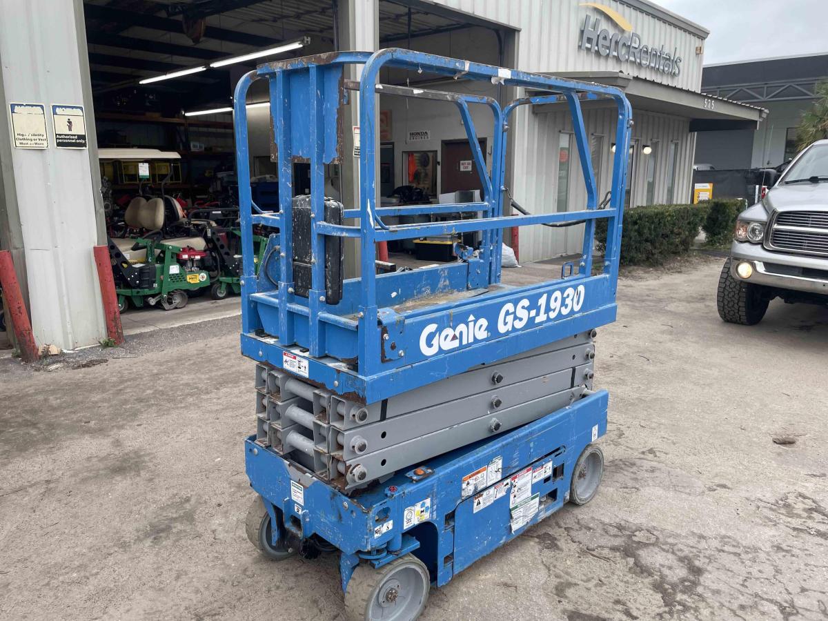 2018 Genie GS-1930