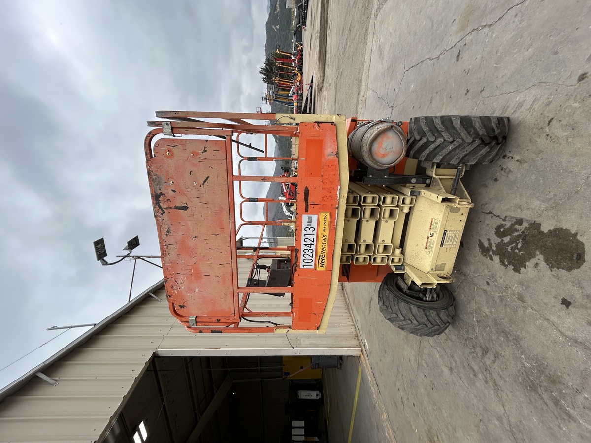 2017 JLG 260MRT-5