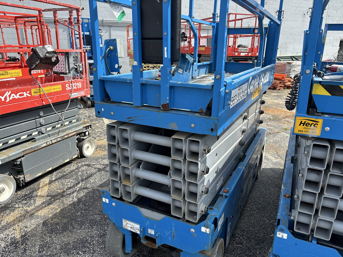 2019 Genie GS-3232-4