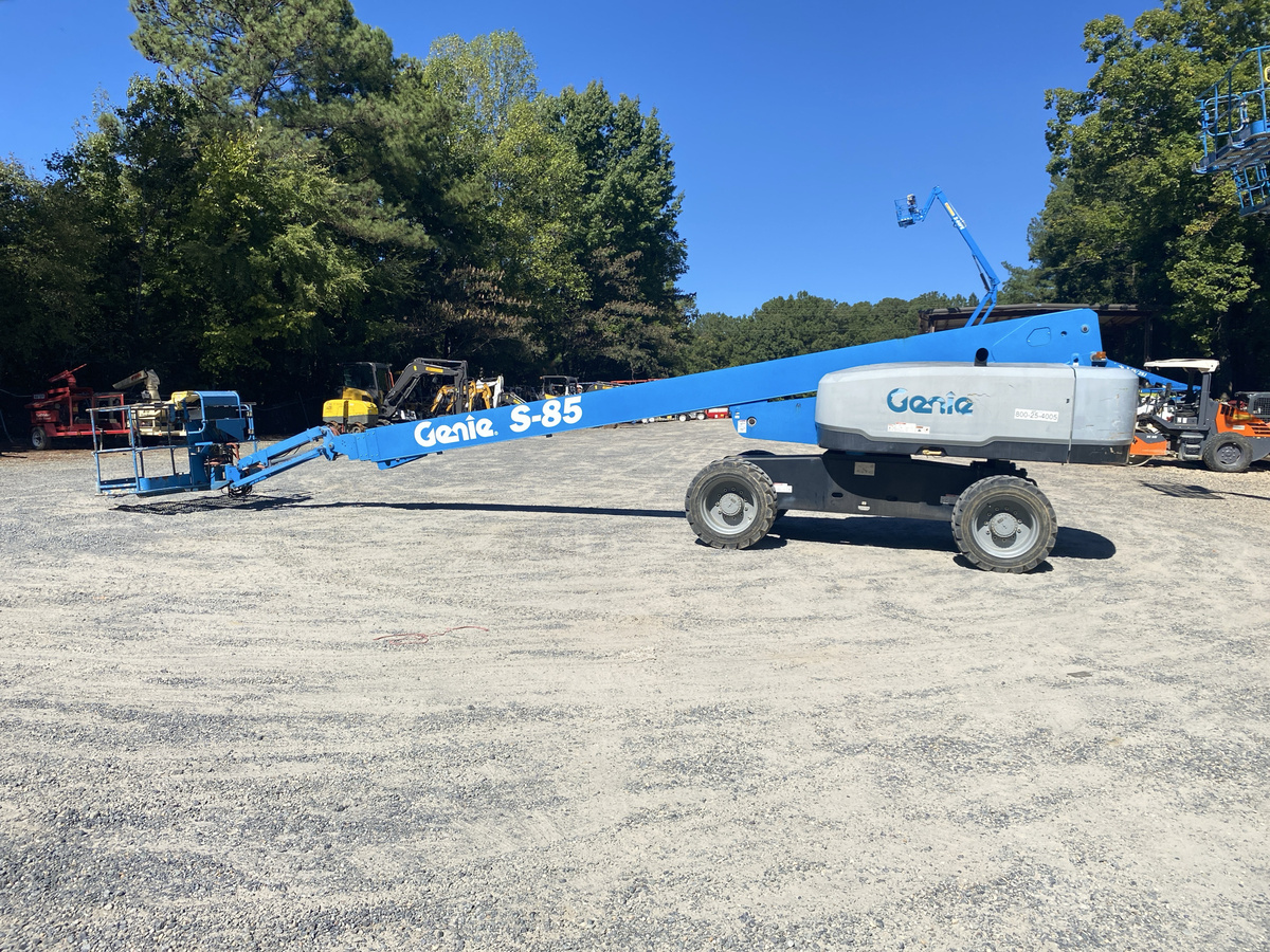 2019 Genie S-85