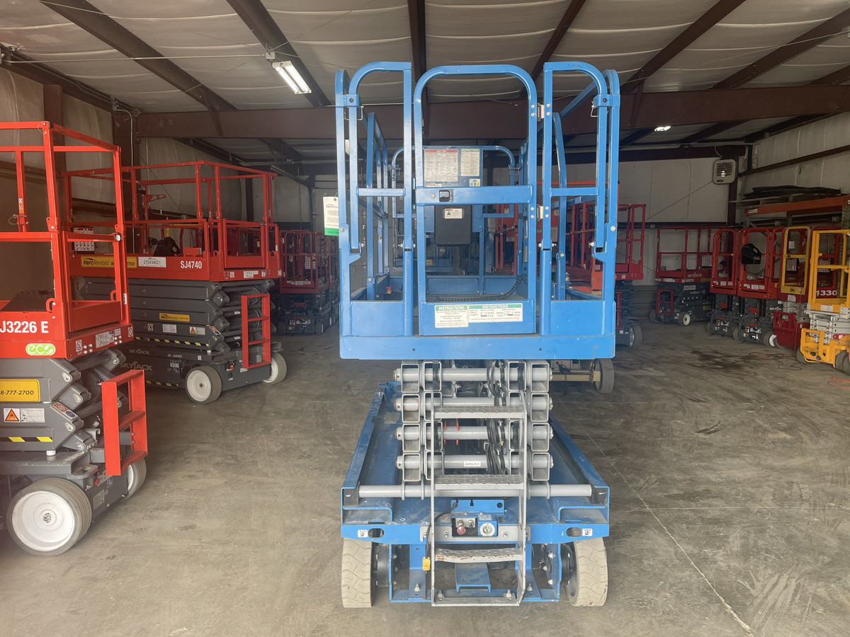 2018 Genie GS-3246-4
