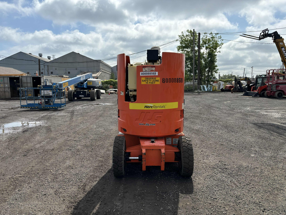 2016 JLG E300AJP-3