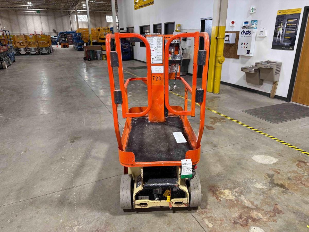 2016 JLG 1230ES