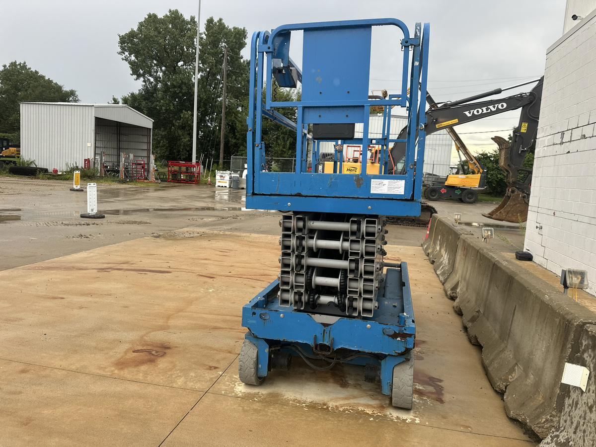 2017 Genie GS-4047