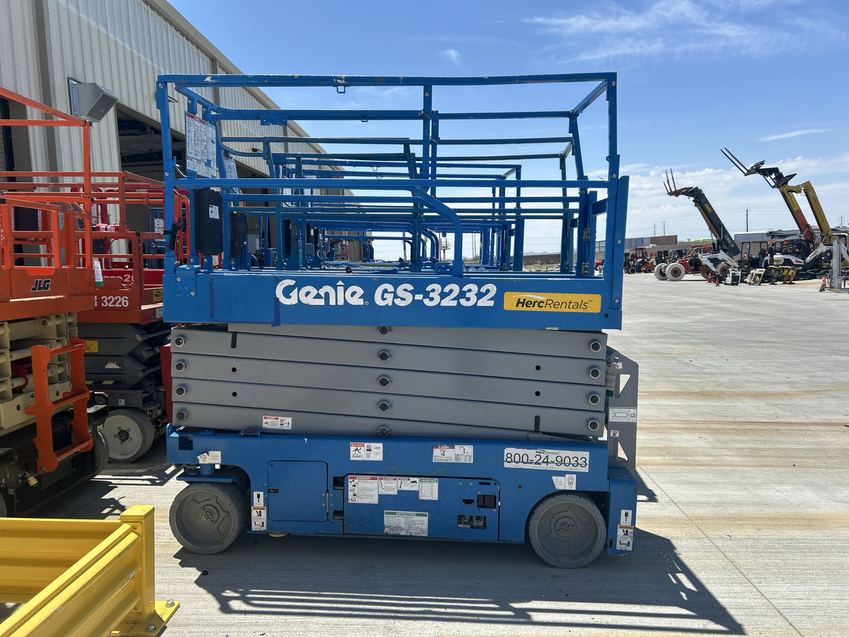 2019 Genie GS-3232