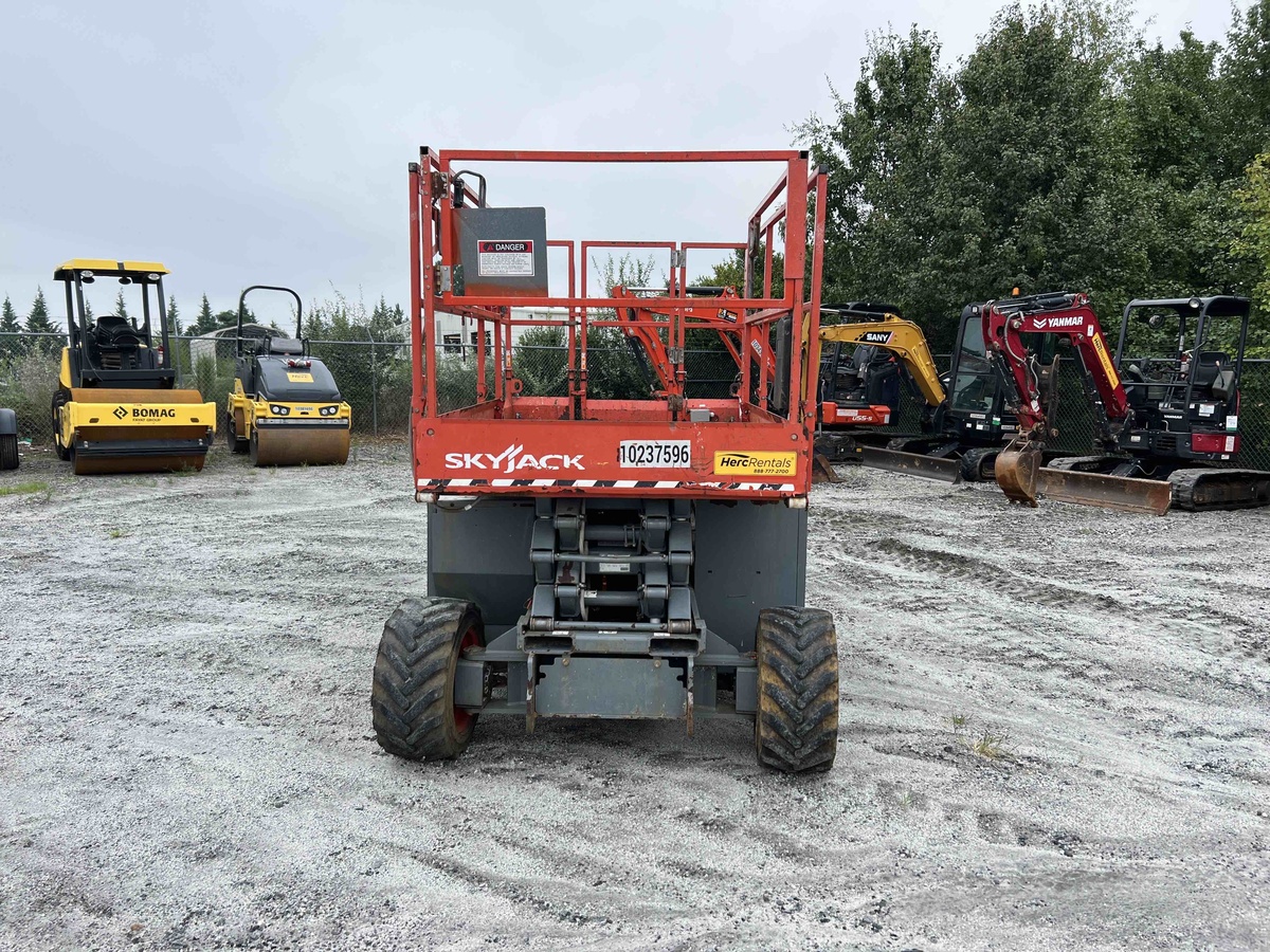 2018 Skyjack SJ-6826RT-3