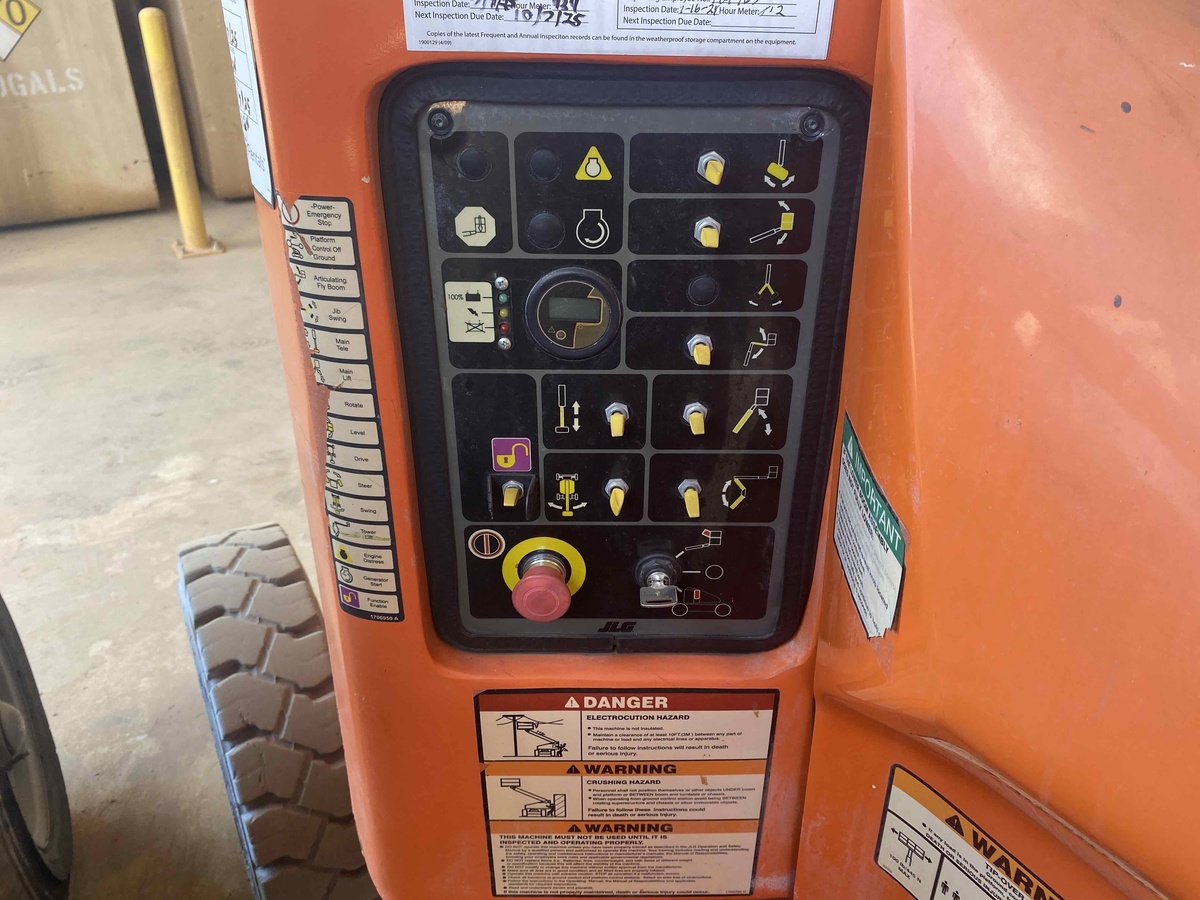 2017 JLG E450AJ-5