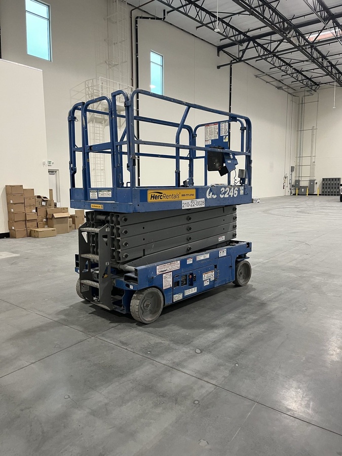 2017 Genie GS-3246