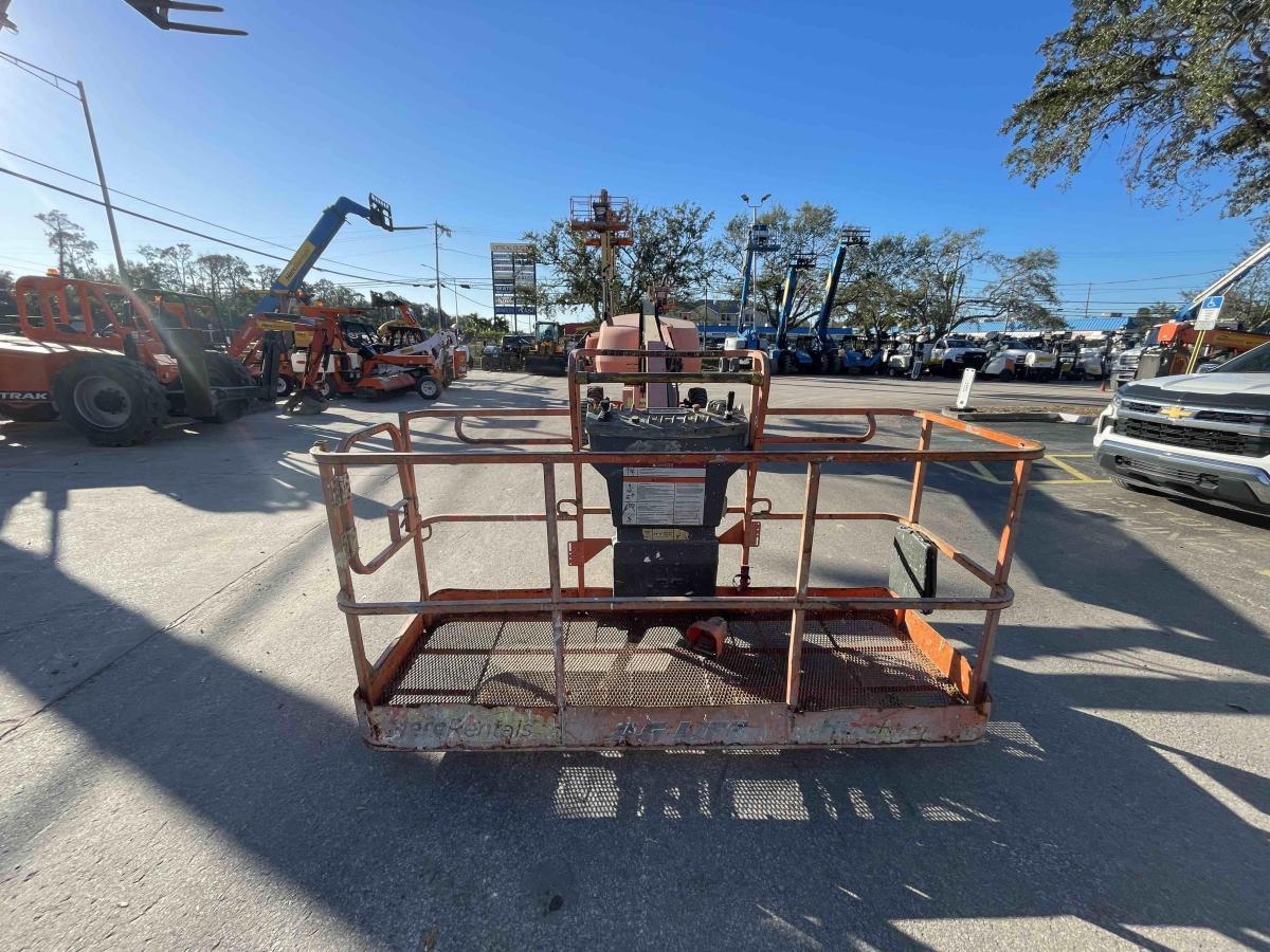 2017 JLG 460SJ