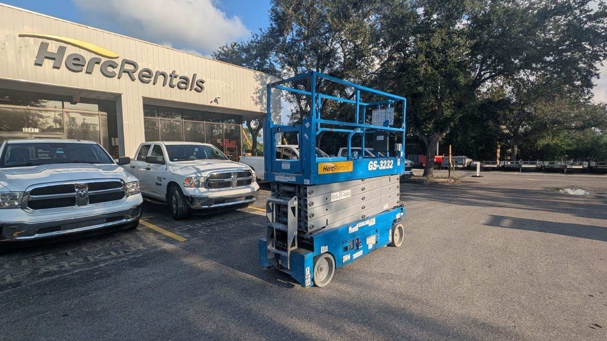 2019 Genie GS-3232