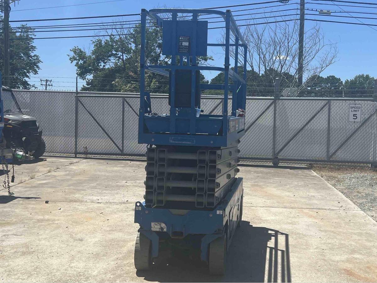 2017 Genie GS-3232