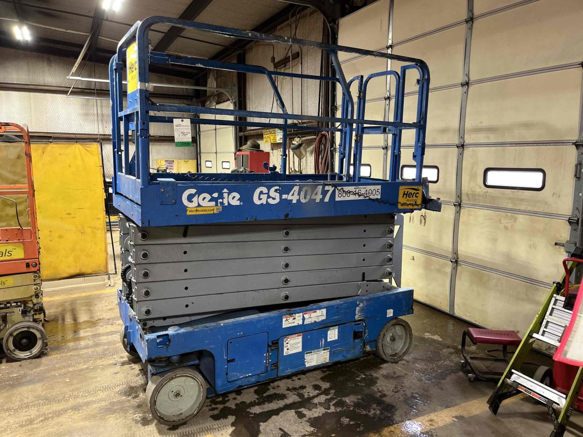 2017 Genie GS-4047