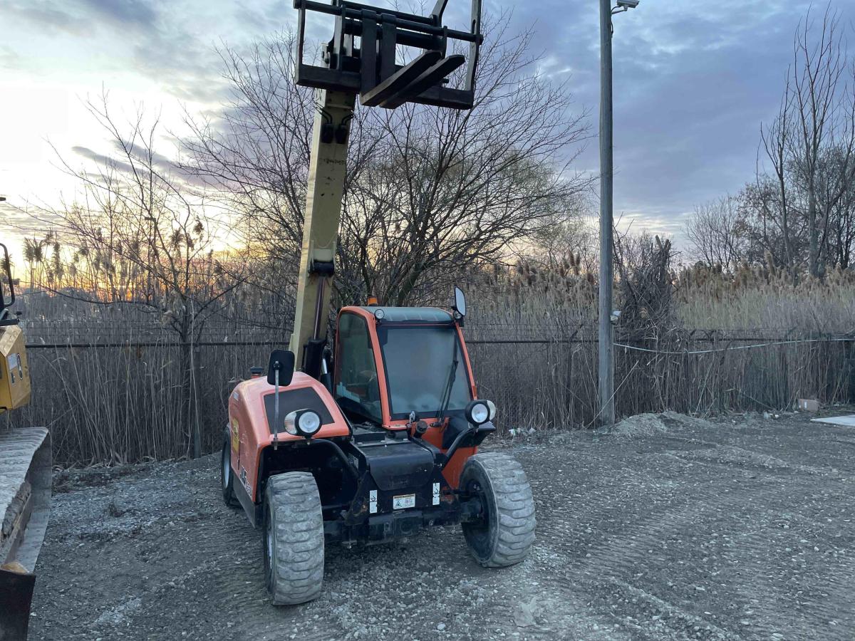 2017 JLG G5-18A