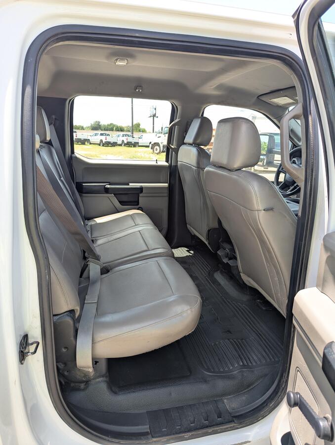 2017 Ford F550-11