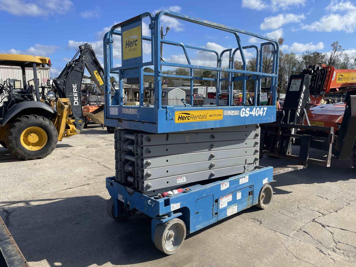 2018 Genie GS-4047